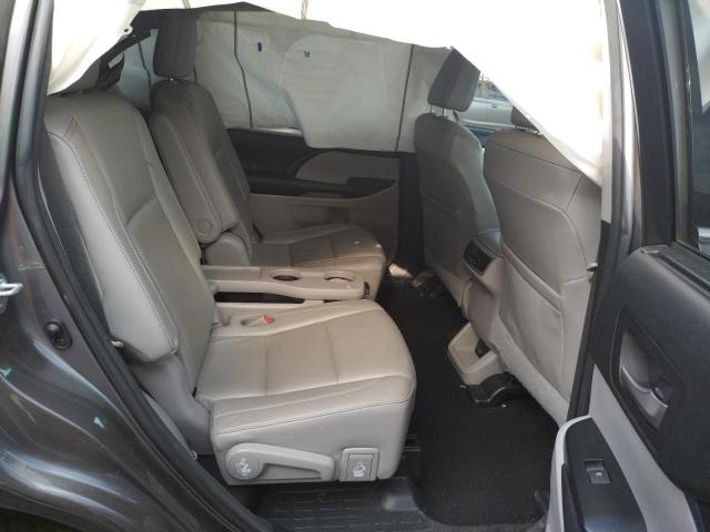 Photo 6 from auction – 2017 TOYOTA HIGHLANDER with VIN 5TDKZRFH5HS516315