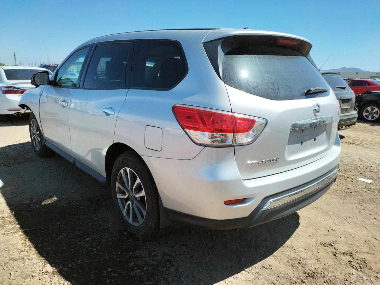 Photo 3 from auction – 2015 NISSAN PATHFINDER with VIN 5N1AR2MM4FC615446