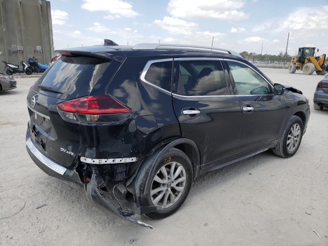 Photo 4 from auction – 2018 NISSAN ROGUE S with VIN KNMAT2MVXJP620425
