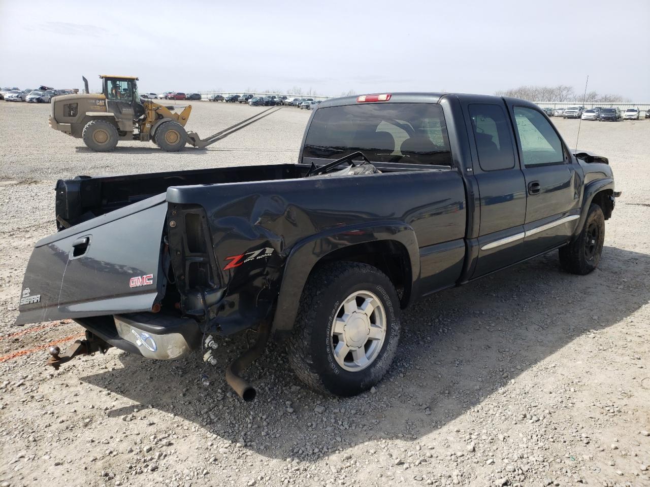 Photo 4 from auction – 2004 GMC SIERRA with VIN 2GTEK19T441220156