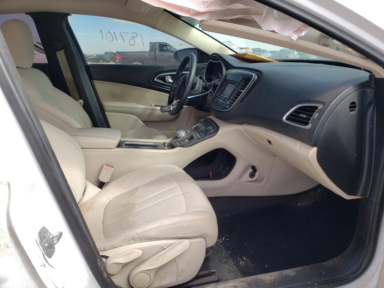 Photo 5 from auction – 2016 CHRYSLER 200 LIMITE with VIN 1C3CCCAB0GN129492