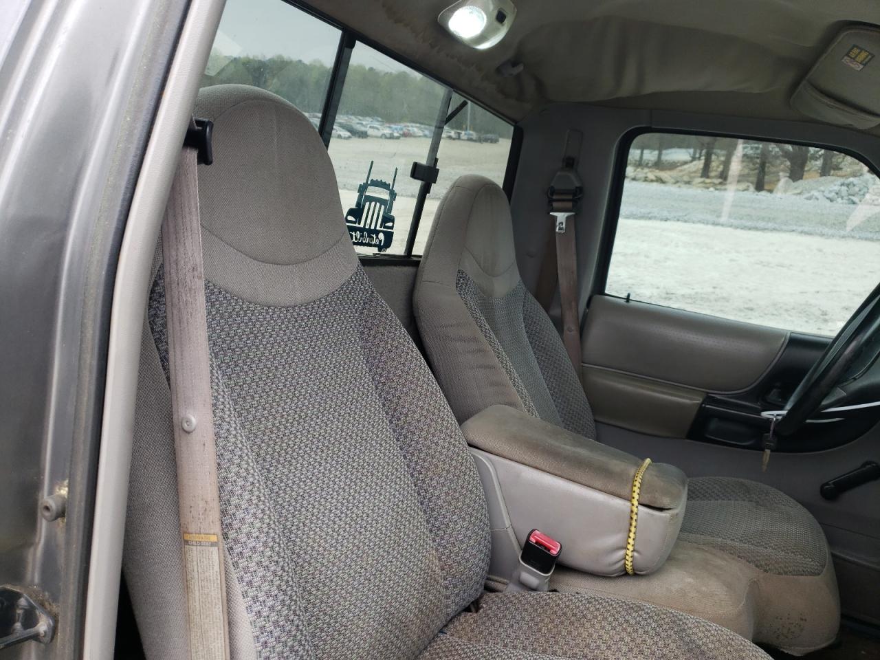 Photo 6 from auction – 1998 FORD RANGER with VIN 1FTYR10C2WUB56034
