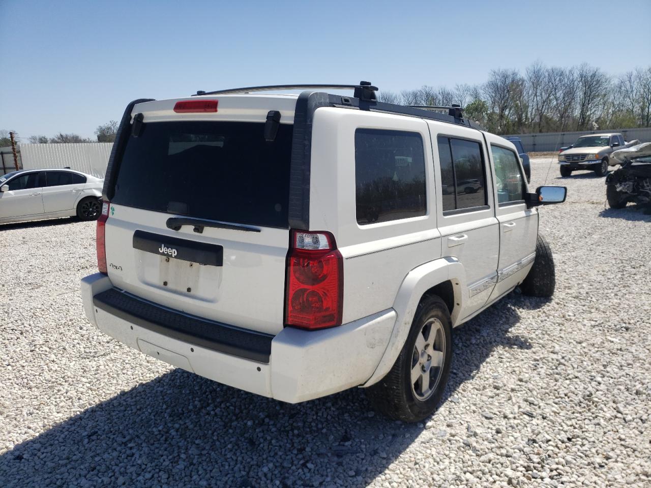 Photo 4 from auction – 2010 JEEP COMMANDER with VIN 1J4RG4GK7AC130448