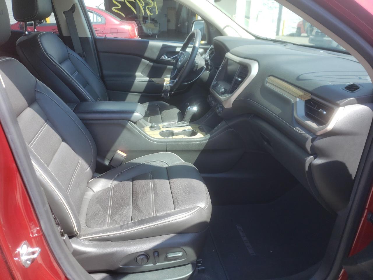 Photo 5 from auction – 2017 GMC ACADIA DEN with VIN 1GKKNPLS1HZ210036