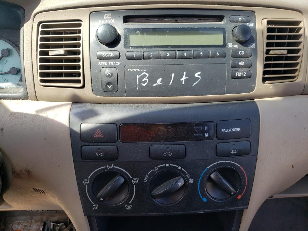 Photo 9 from auction – 2004 TOYOTA COROLLA CE with VIN JTDBR32E140051909