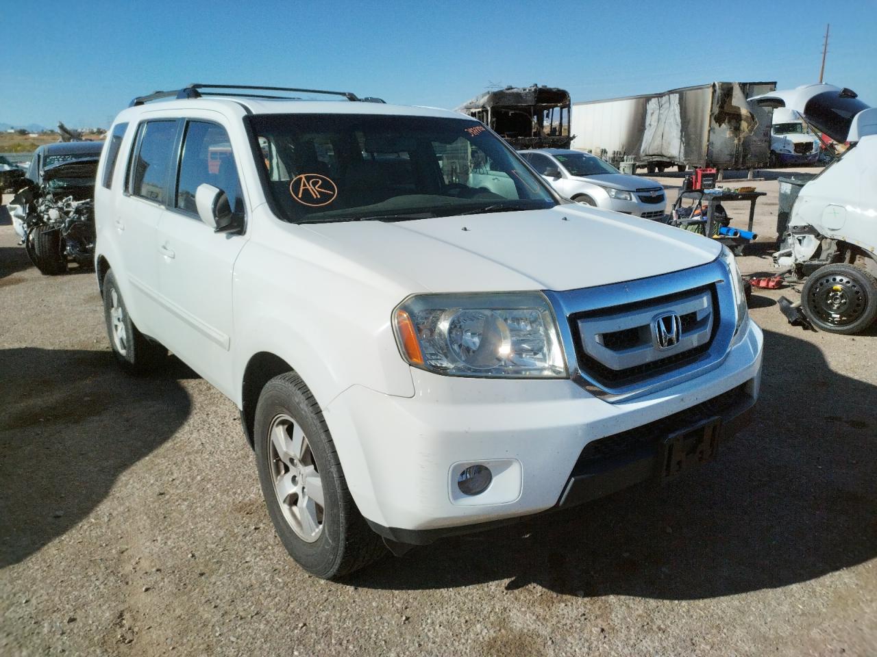 HONDA PILOT EXL 2011 with VIN 5FNYF3H58BB029172 - Photo from auction