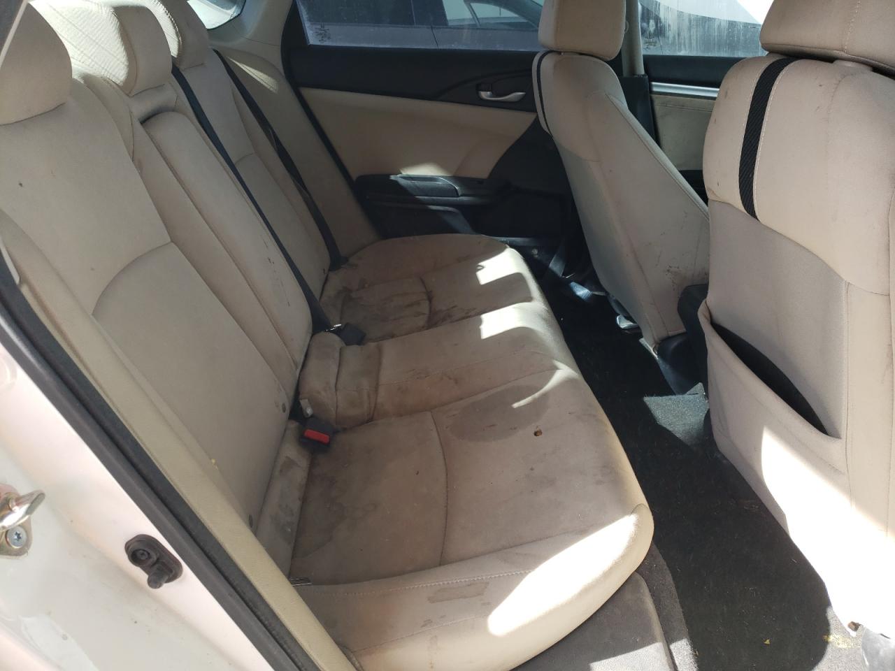 Photo 6 from auction – 2016 HONDA CIVIC EX with VIN 19XFC1F32GE003654