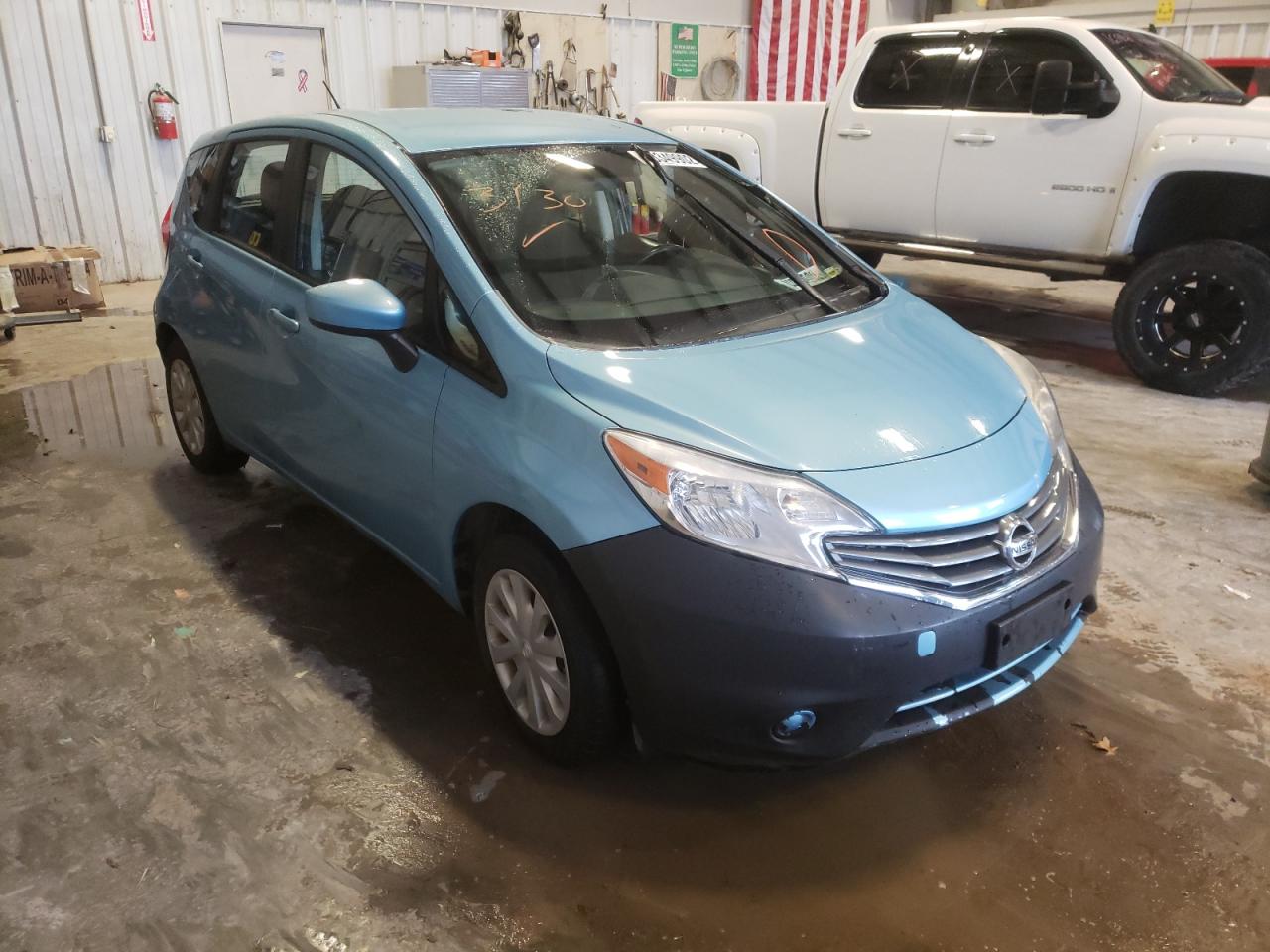 NISSAN VERSA NOTE 2015 with VIN 3N1CE2CPXFL413075 - Photo from auction