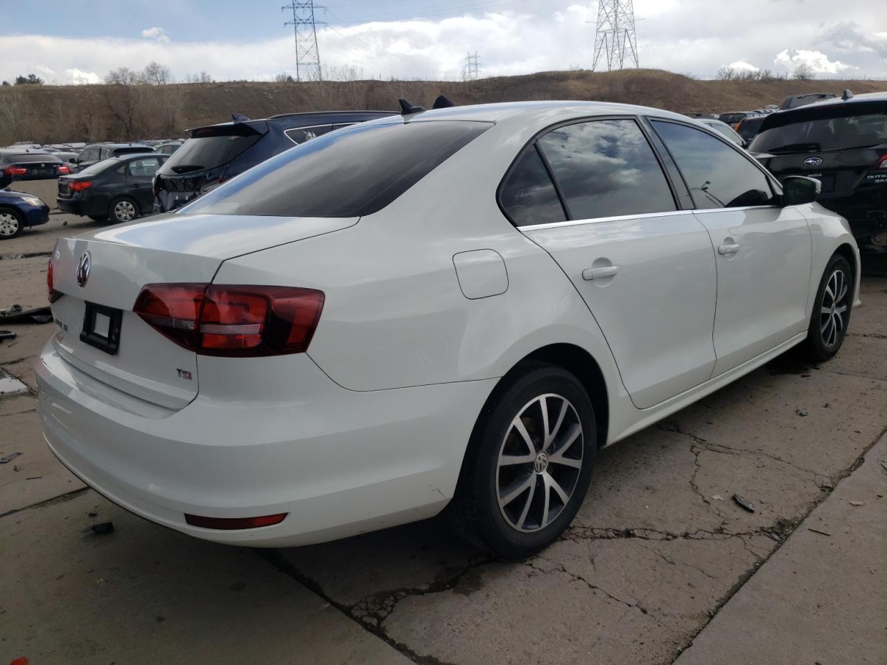 Photo 4 from auction – 2017 VOLKSWAGEN JETTA SE with VIN 3VWDB7AJ0HM338161