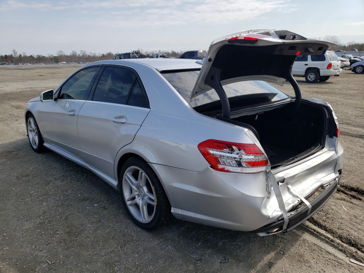 Photo 3 from auction – 2010 MERCEDES-BENZ E350 with VIN WDDHF8HB3AA072771