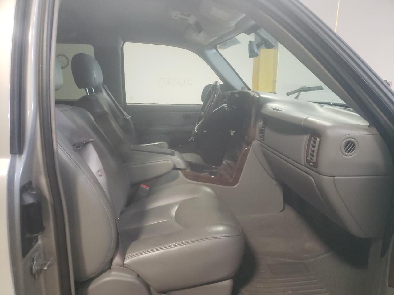 Photo 5 from auction – 2004 CHEVROLET SILVERADO with VIN 1GCEK19T74Z222779