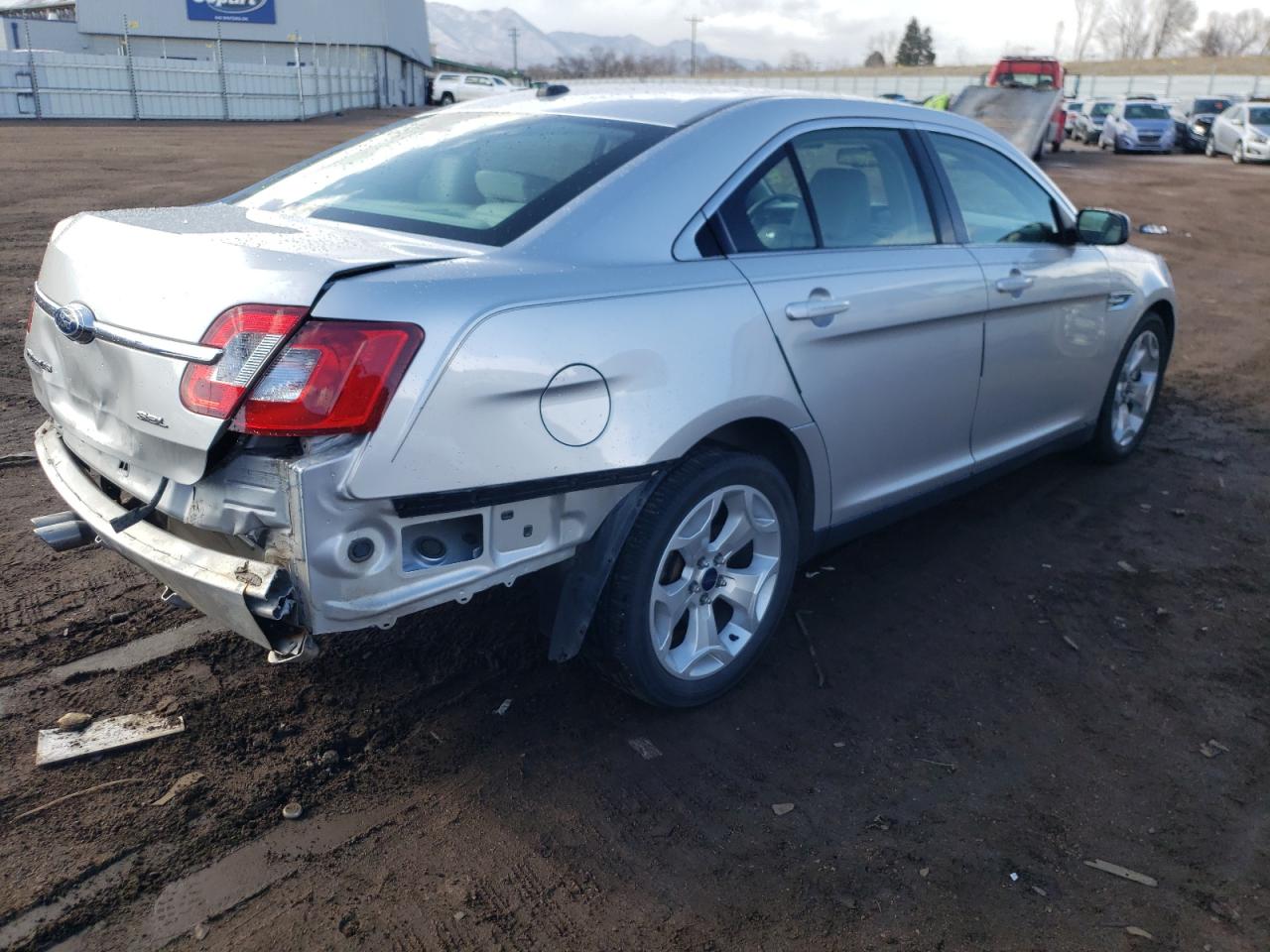 Photo 4 from auction – 2011 FORD TAURUS SEL with VIN 1FAHP2EW5BG175626