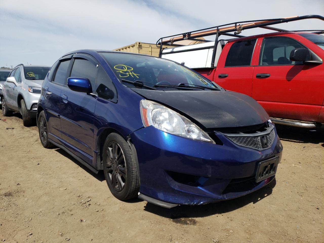 HONDA FIT 2011 with VIN JHMGE8H5XBC018407 - Photo from auction