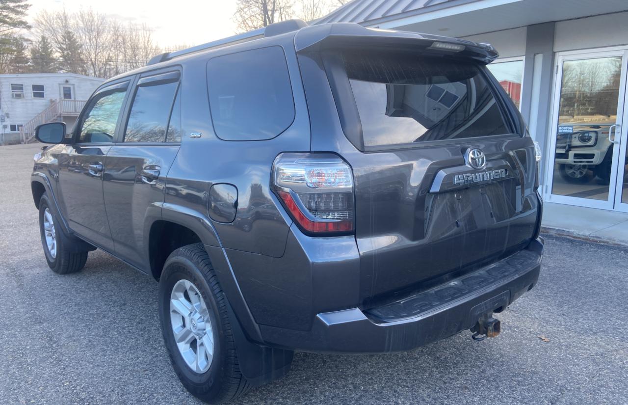 Photo 3 from auction – 2019 TOYOTA 4RUNNER SR with VIN JTEBU5JR3K5612735