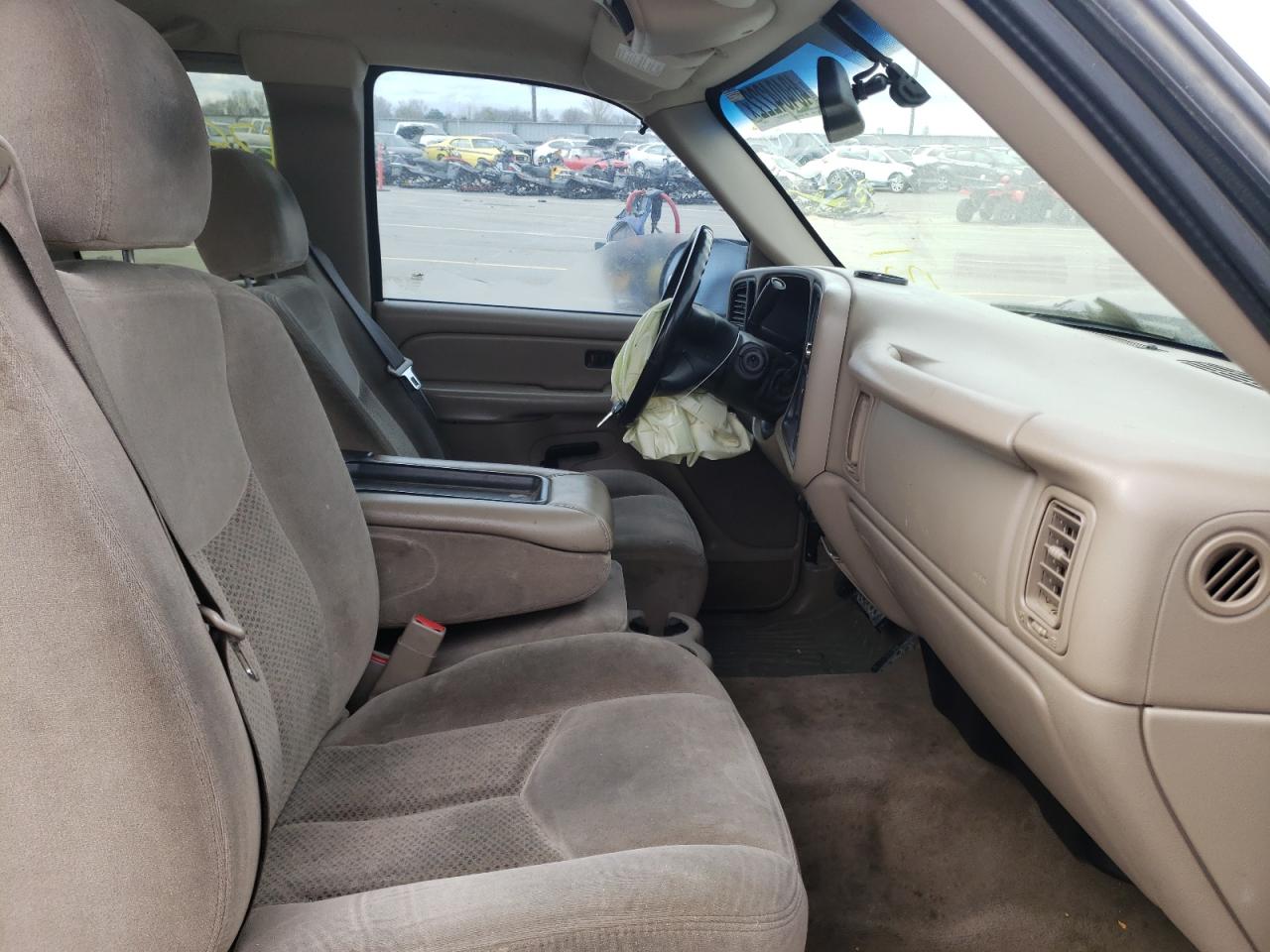 Photo 5 from auction – 2005 CHEVROLET SILVERADO with VIN 2GCEC19V451398715