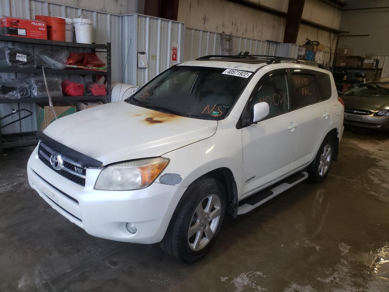 Photo 2 from auction – 2008 TOYOTA RAV4 LIMIT with VIN JTMBK31V085056033