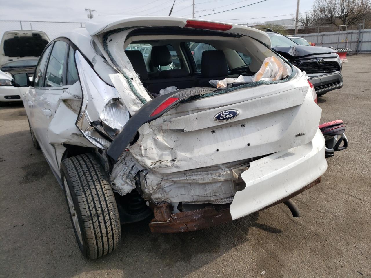 Photo 19 from auction – 2012 FORD FOCUS SEL with VIN 1FAHP3M23CL344331