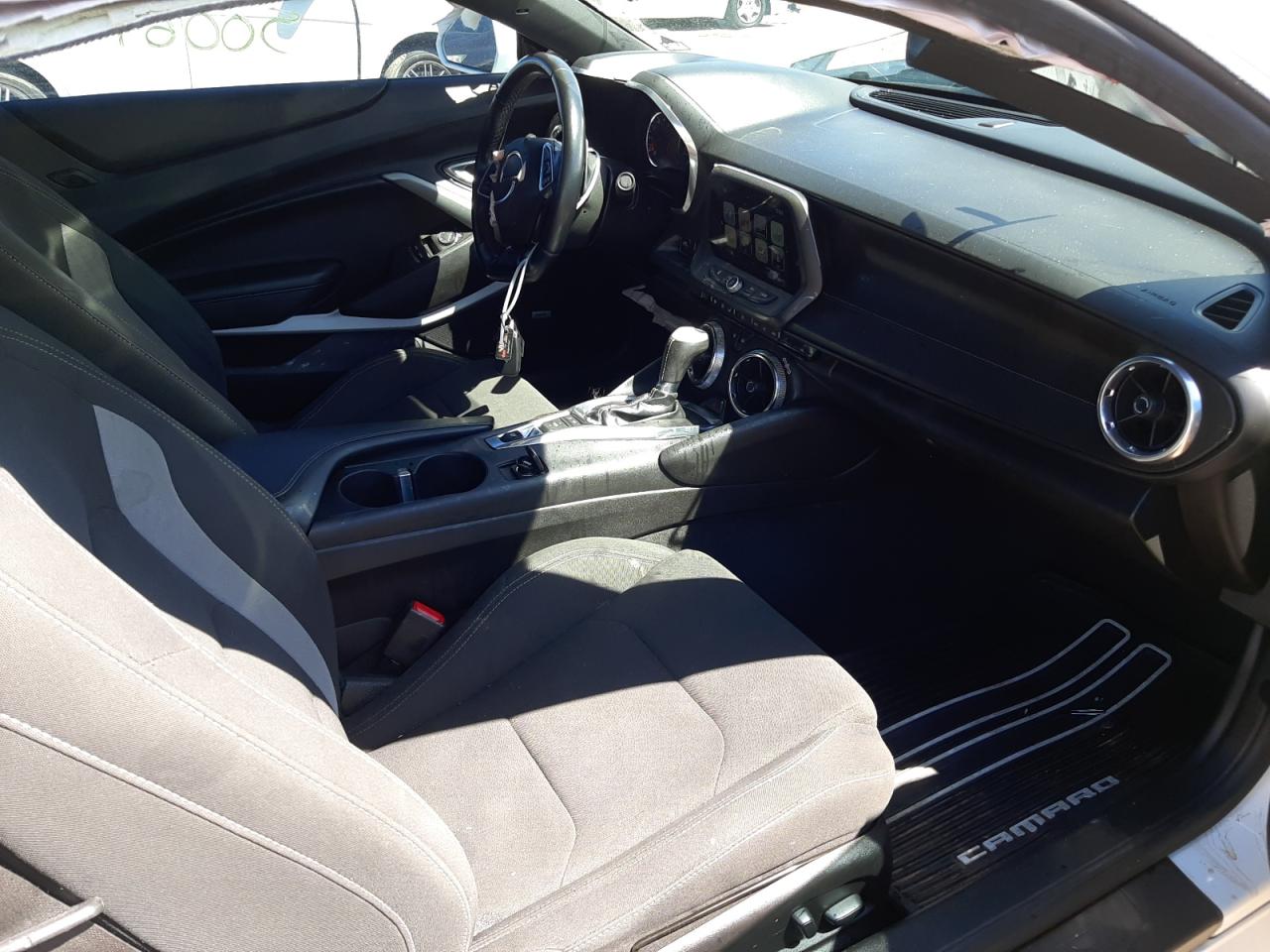 Photo 5 from auction – 2018 CHEVROLET CAMARO LT with VIN 1G1FB1RX5J0146818