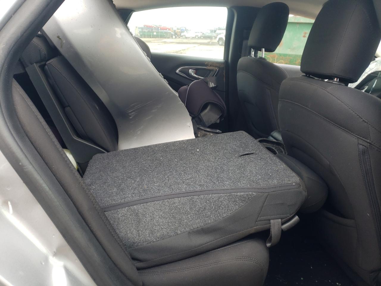 Photo 6 from auction – 2016 CHRYSLER 200 LIMITE with VIN 1C3CCCAB4GN117040