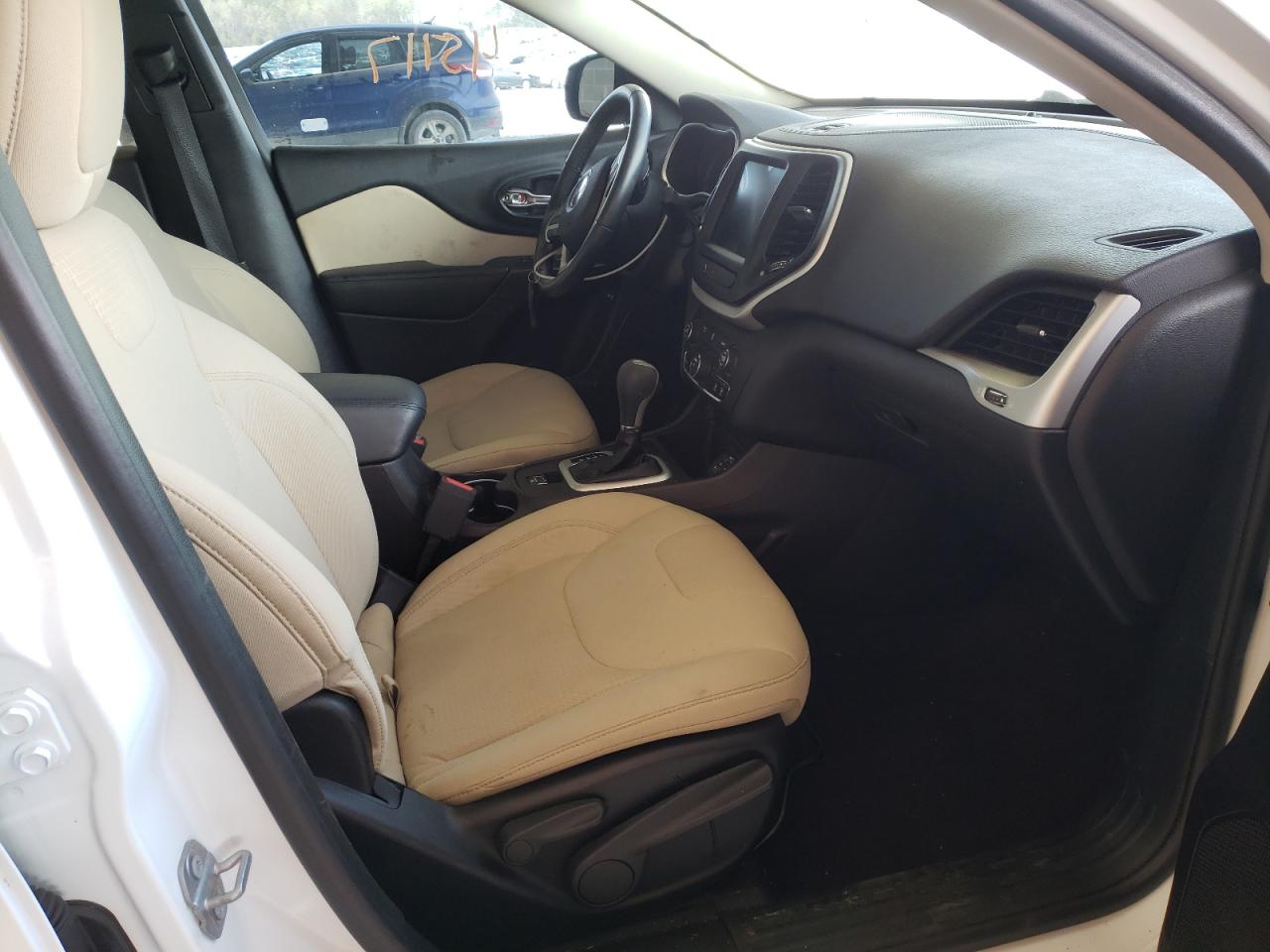 Photo 5 from auction – 2017 JEEP CHEROKEE L with VIN 1C4PJLCBXHW533055