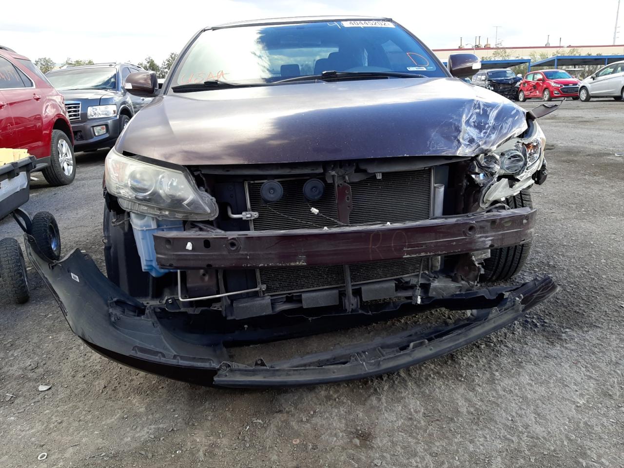 Zdjęcie 9 z aukcji – 2011 TOYOTA SCION TC z VIN JTKJF5C73B3011027