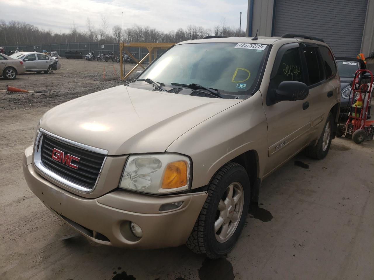 Photo 2 from auction – 2005 GMC ENVOY with VIN 1GKDT13S152165681