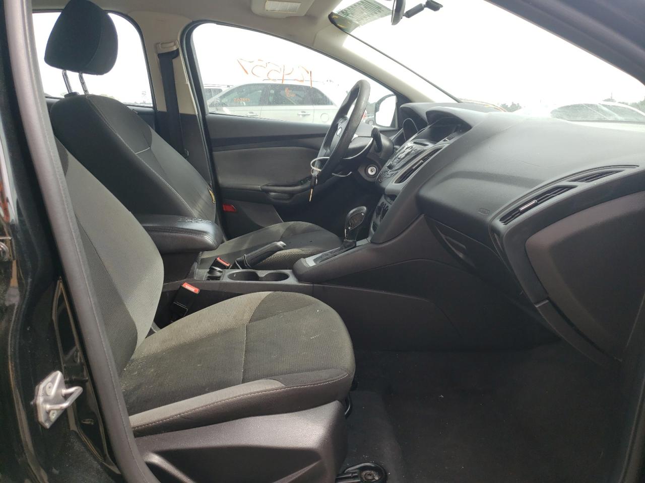 Photo 5 from auction – 2014 FORD FOCUS SE with VIN 1FADP3F23EL277552