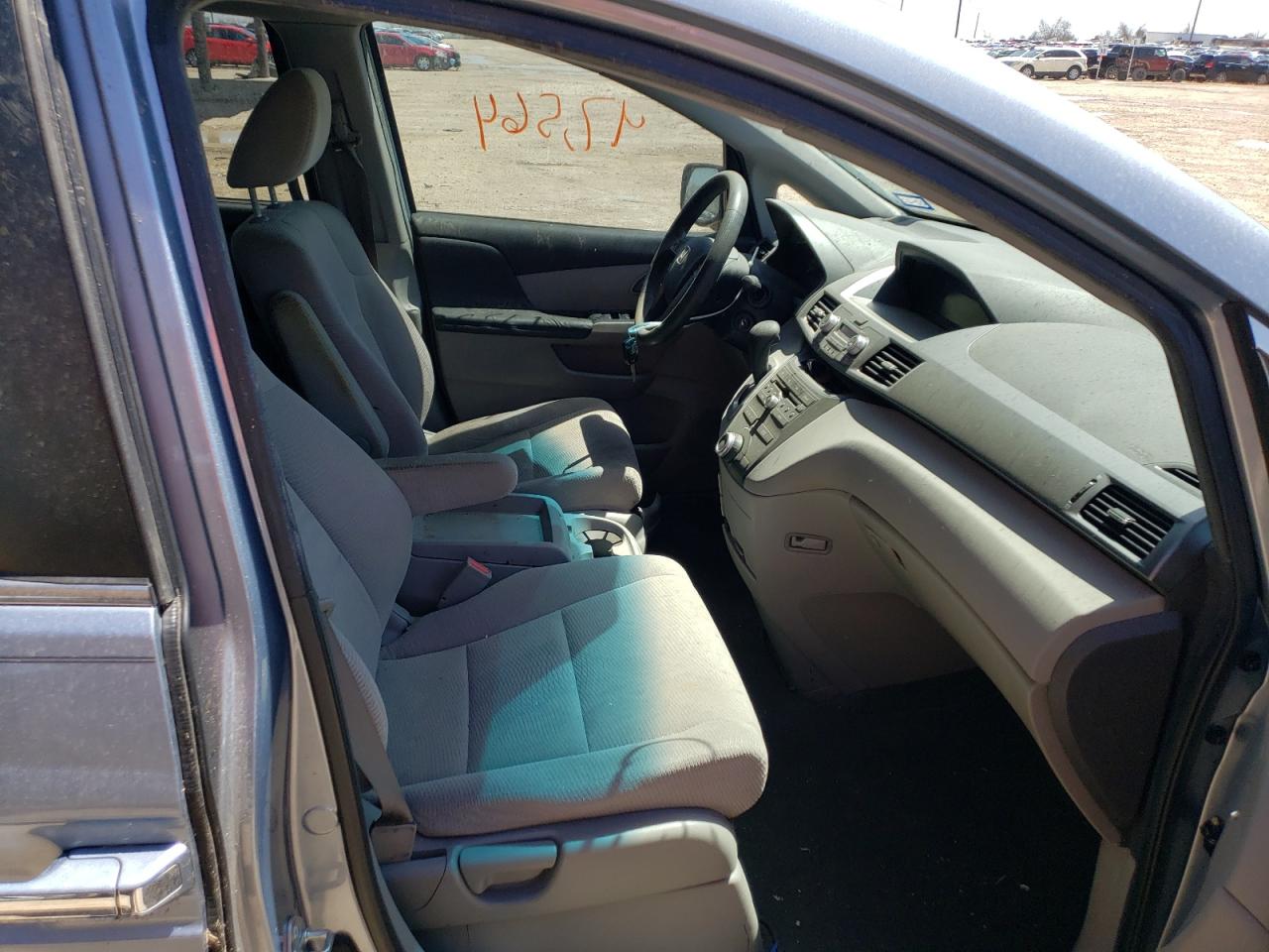 Photo 5 from auction – 2011 HONDA ODYSSEY EX with VIN 5FNRL5H48BB046263