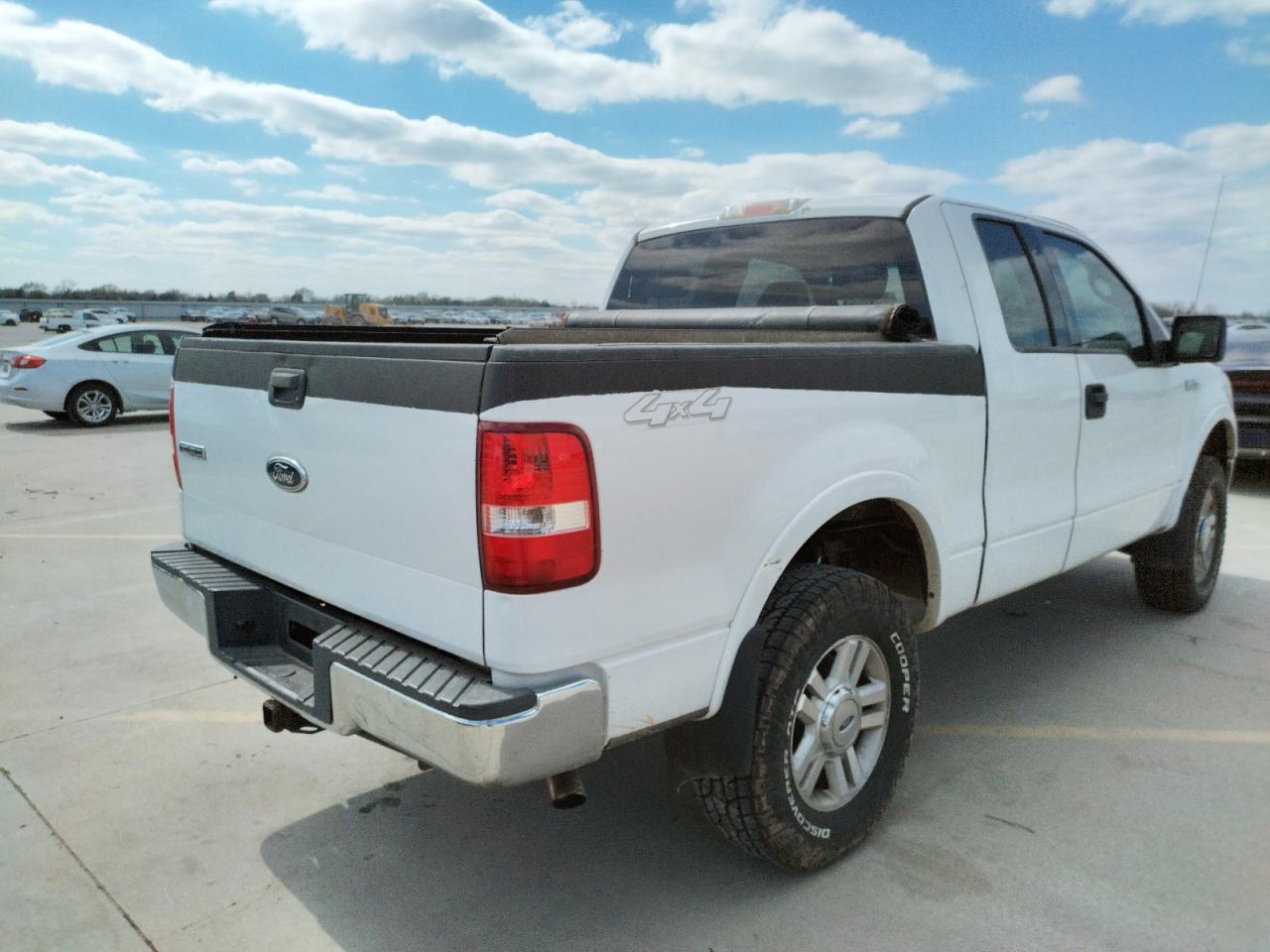 Photo 4 from auction – 2004 FORD F150 with VIN 1FTPX145X4FA18871