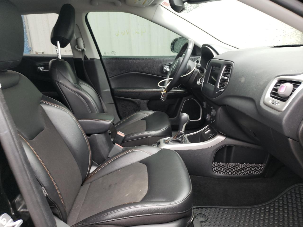Photo 5 from auction – 2019 JEEP COMPASS LA with VIN 3C4NJCBB8KT832744