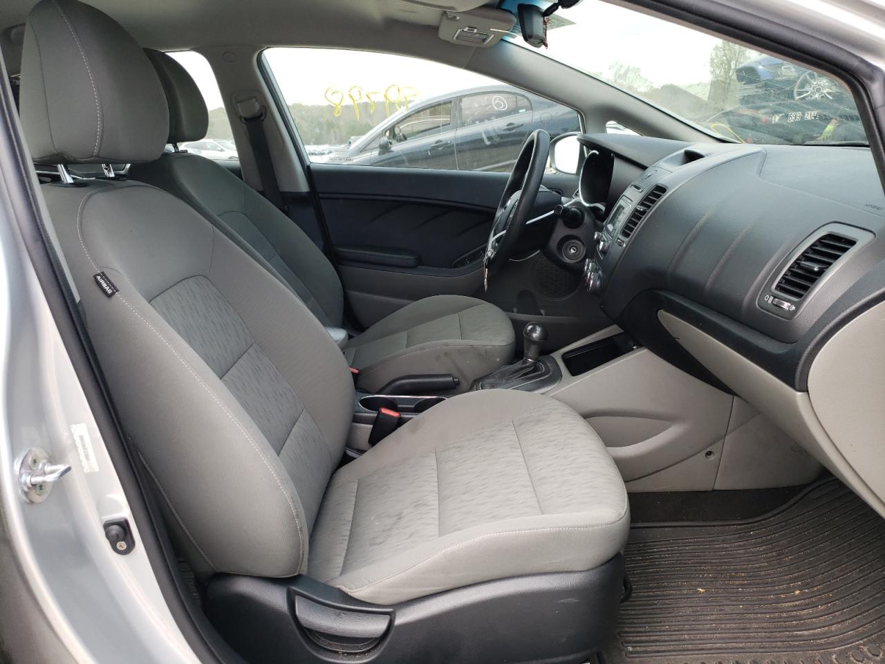 Photo 5 from auction – 2015 KIA FORTE LX with VIN KNAFK4A69F5278547