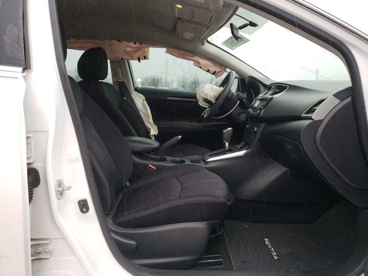 Photo 5 from auction – 2016 NISSAN SENTRA S with VIN 3N1AB7AP1GL669946