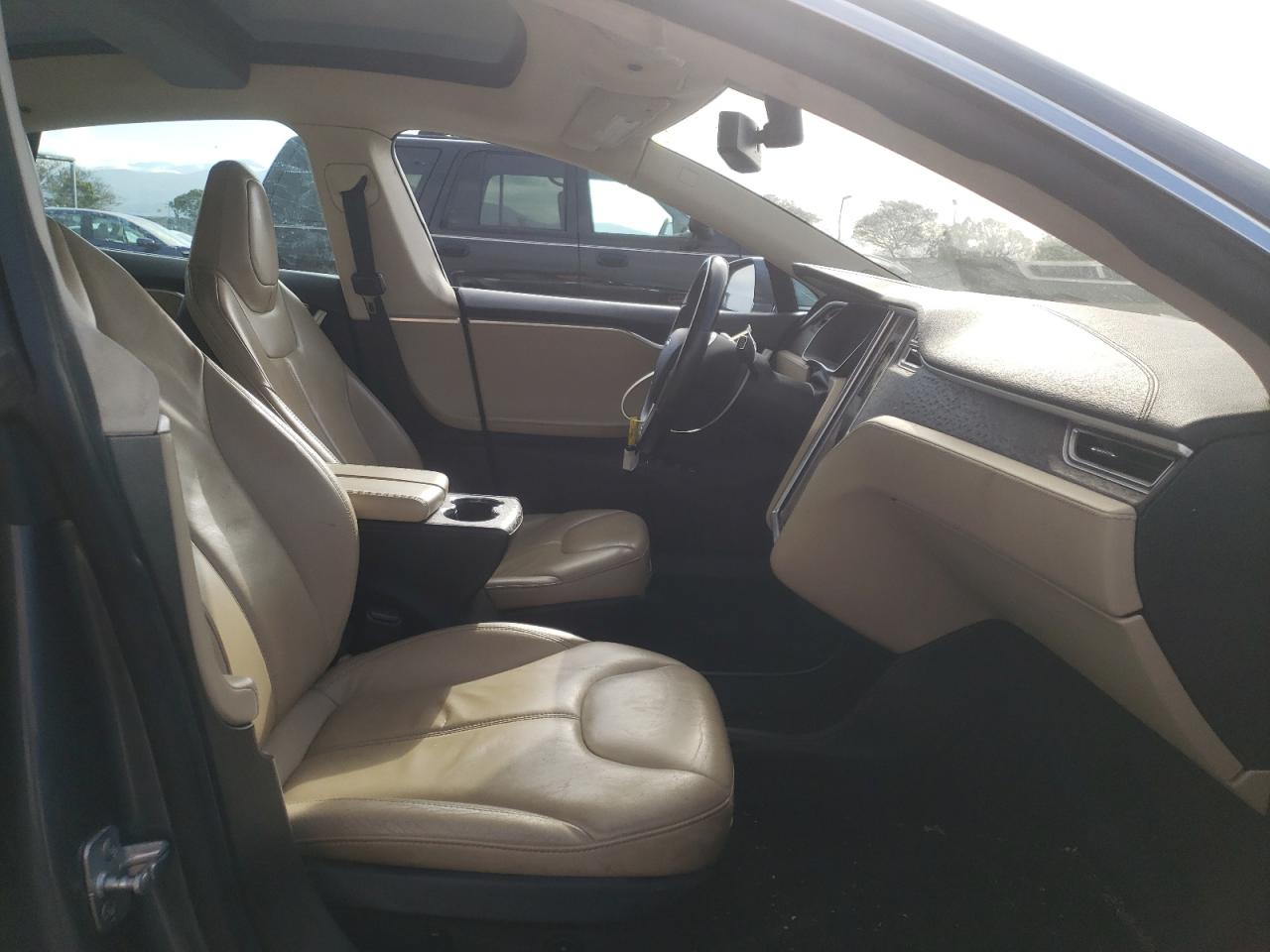Photo 5 from auction – 2014 TESLA MODEL S with VIN 5YJSA1H18EFP46004
