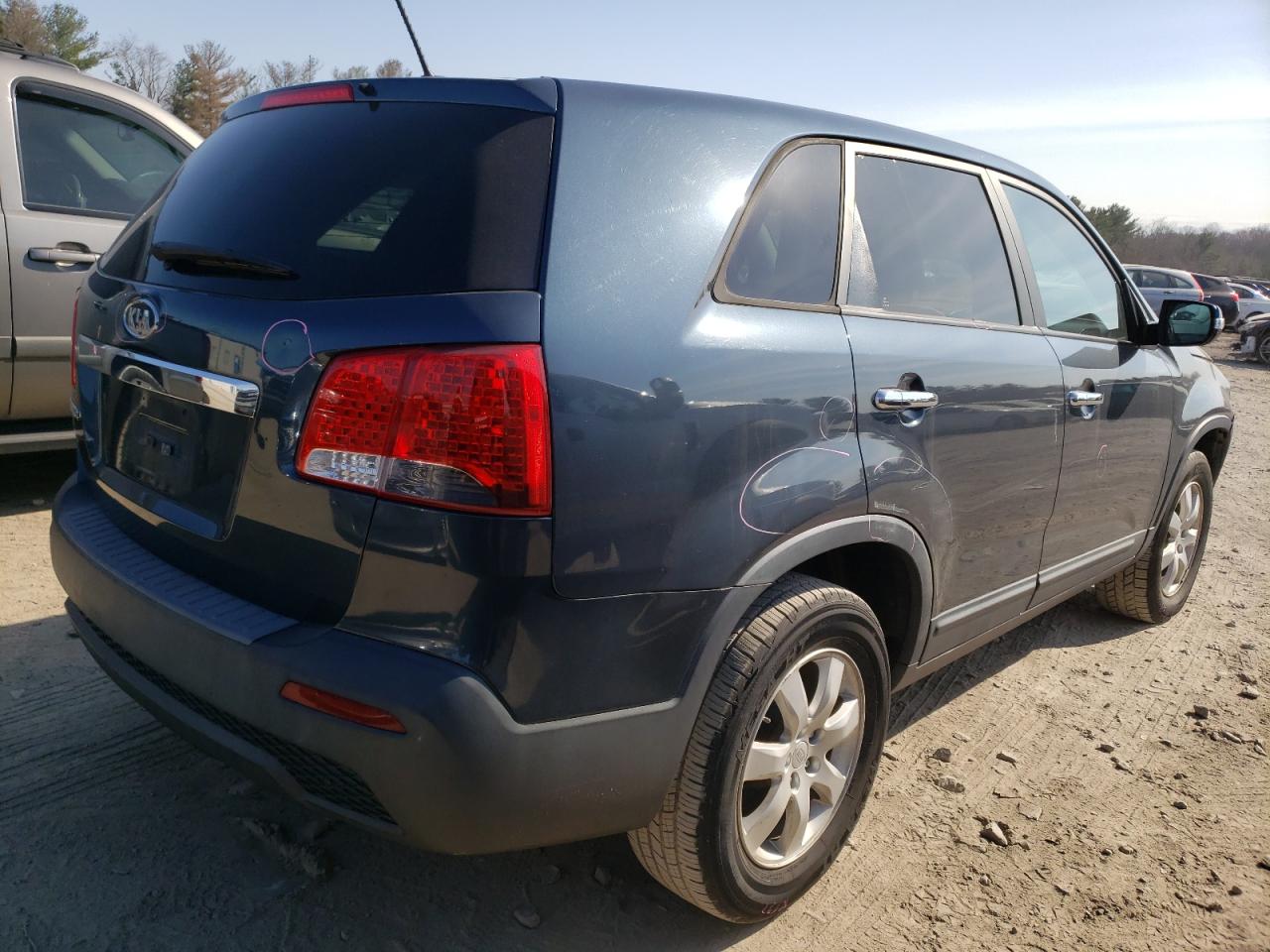 Photo 4 from auction – 2011 KIA SORENTO BA with VIN 5XYKT3A19BG163395