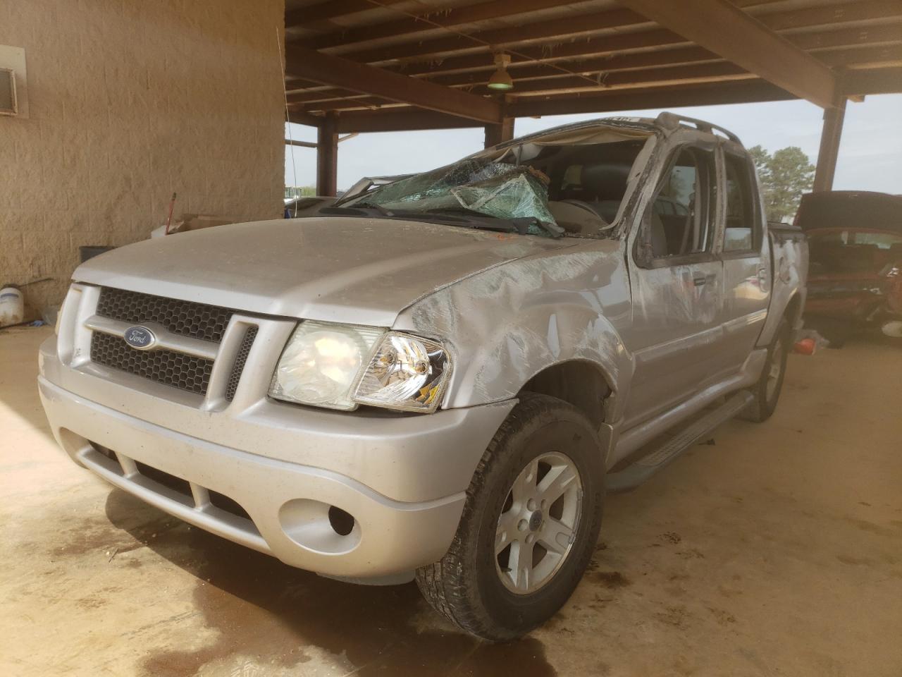 Photo 2 from auction – 2005 FORD EXPLORER S with VIN 1FMZU67K45UB28226
