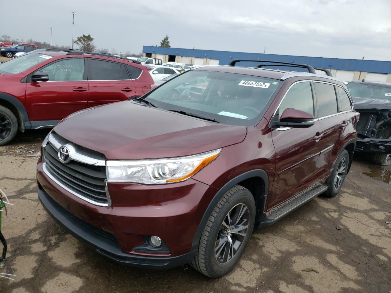 Photo 2 from auction – 2016 TOYOTA HIGHLANDER with VIN 5TDJKRFH0GS247851