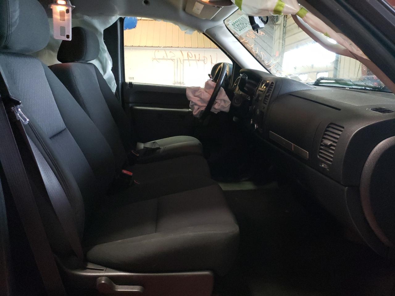 Photo 5 from auction – 2011 CHEVROLET SILVERADO with VIN 1GCRKSE38BZ251363