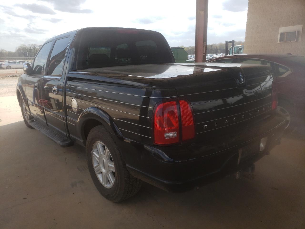 Photo 3 from auction – 2002 LINCOLN BLACKWOOD with VIN 5LTEW05A22KJ03091