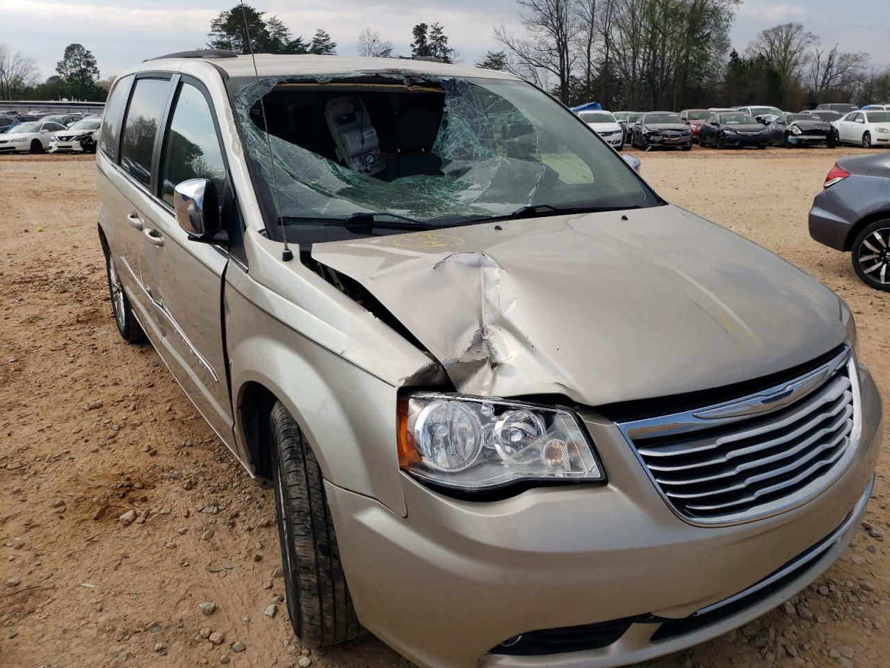 Photo 9 from auction – 2015 CHRYSLER TOWN & COU with VIN 2C4RC1CG6FR621173
