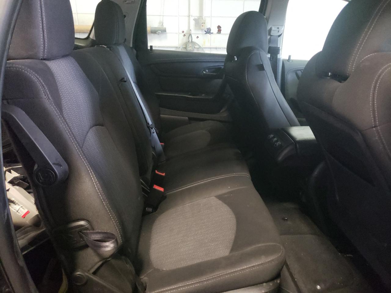 Photo 6 from auction – 2017 CHEVROLET TRAVERSE L with VIN 1GNKVGKD0HJ324176