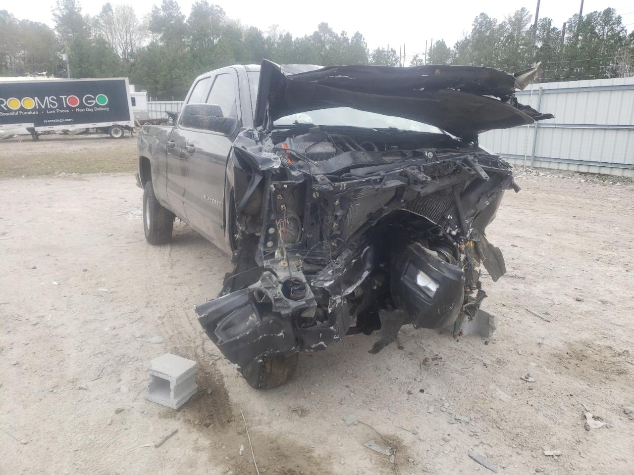 CHEVROLET SILVERADO 2015 with VIN 1GCVKREC0FZ152873 - Photo from auction