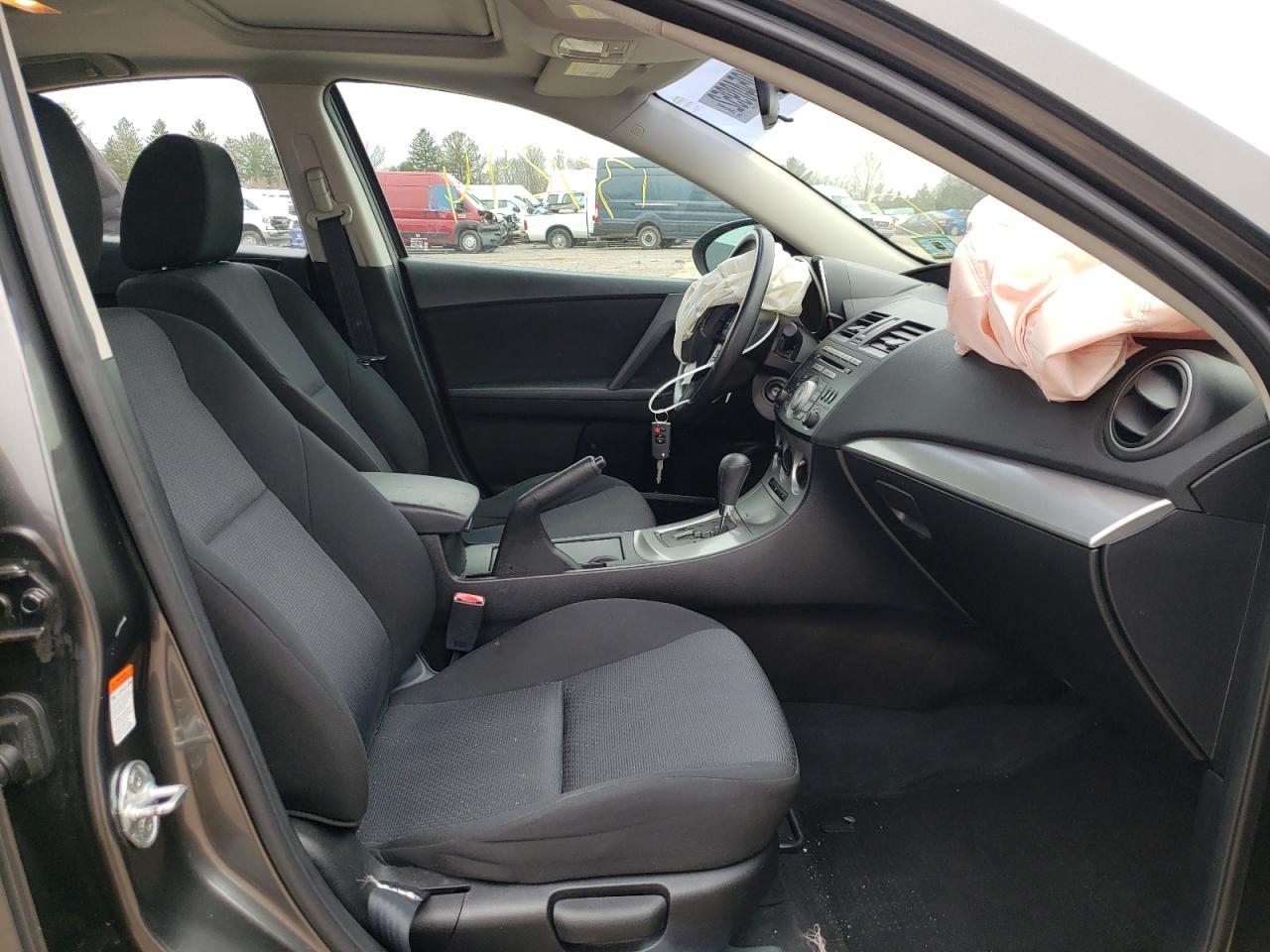 Photo 5 from auction – 2010 MAZDA 3 I with VIN JM1BL1SG0A1188742