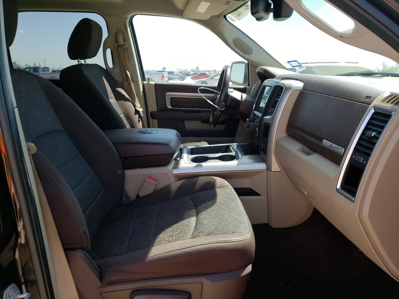 Photo 5 from auction – 2017 RAM 1500 SLT with VIN 1C6RR6LG9HS615064