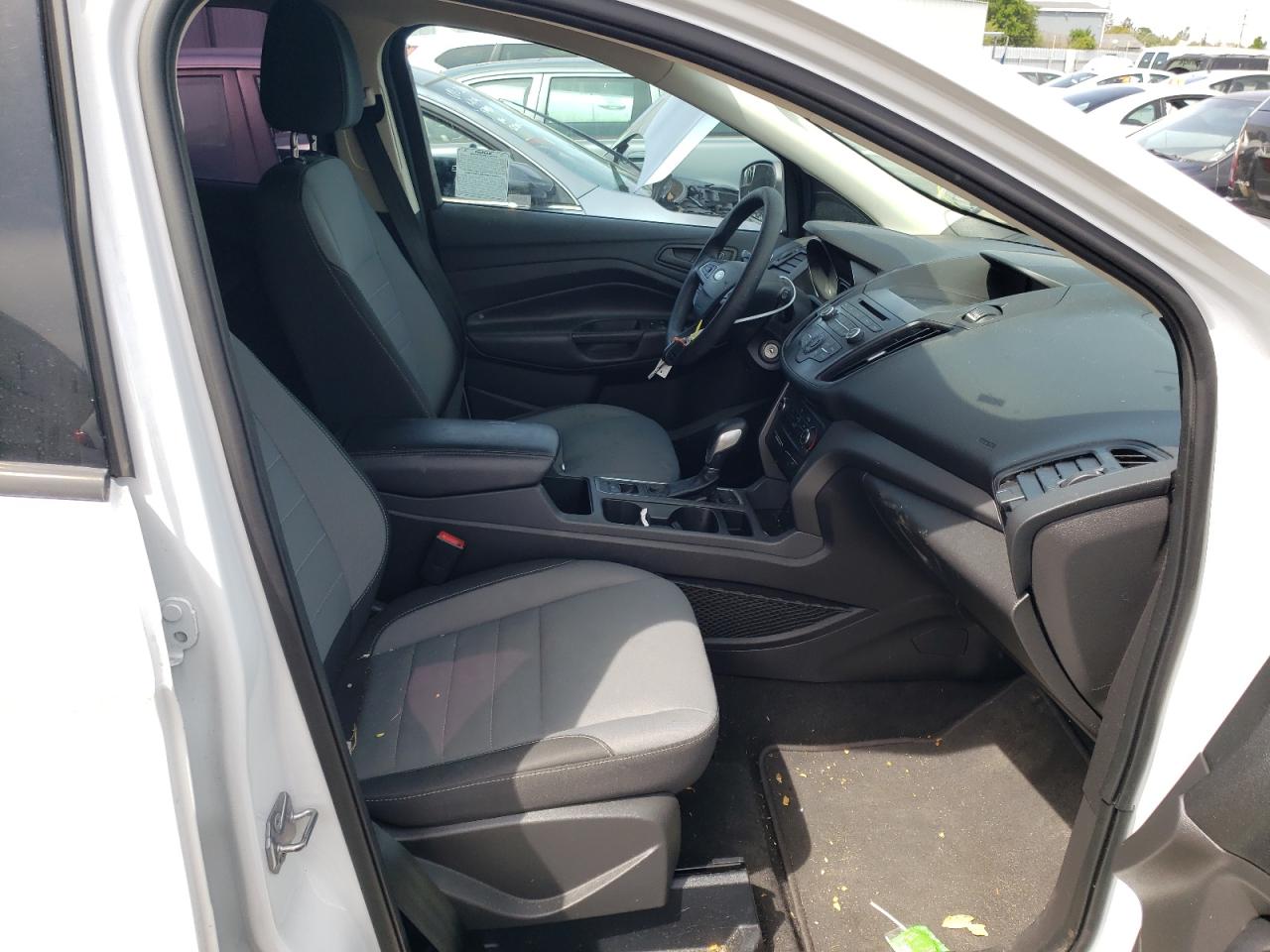 Photo 5 from auction – 2017 FORD ESCAPE S with VIN 1FMCU0F73HUA82554