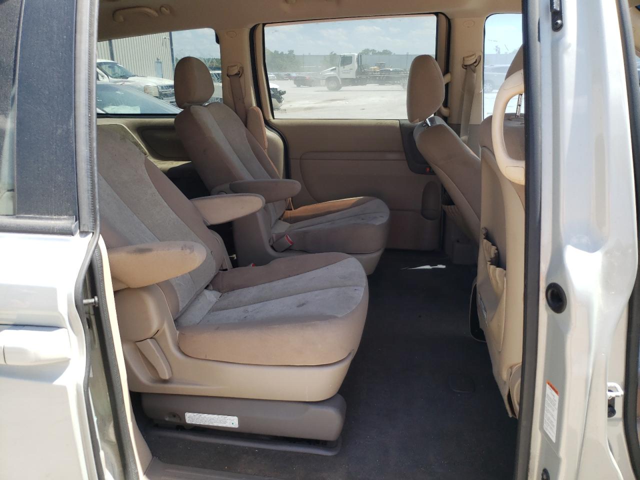 Photo 6 from auction – 2014 KIA SEDONA LX with VIN KNDMG4C74E6551372
