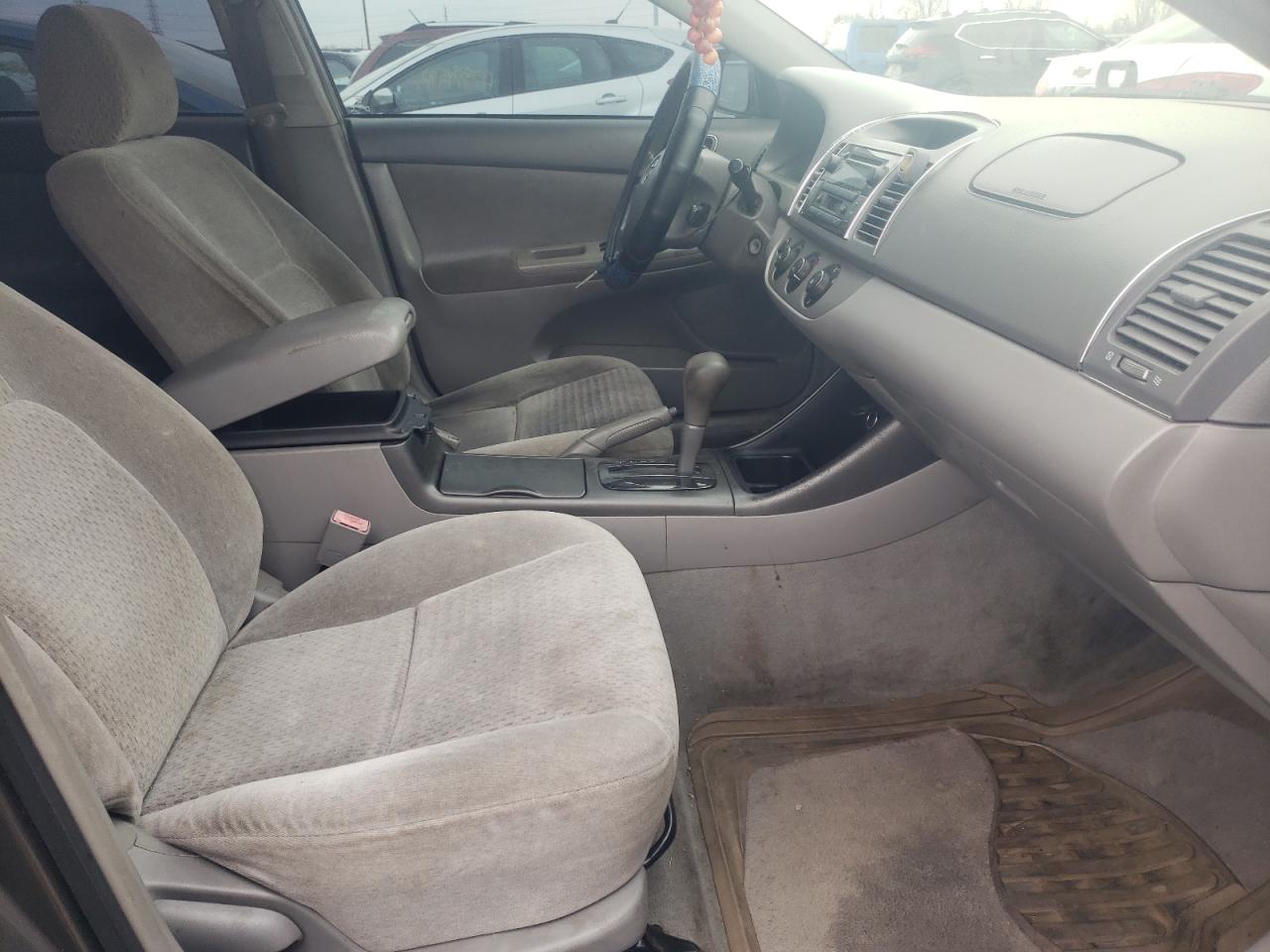 Photo 5 from auction – 2003 TOYOTA CAMRY LE with VIN 4T1BE32KX3U683781