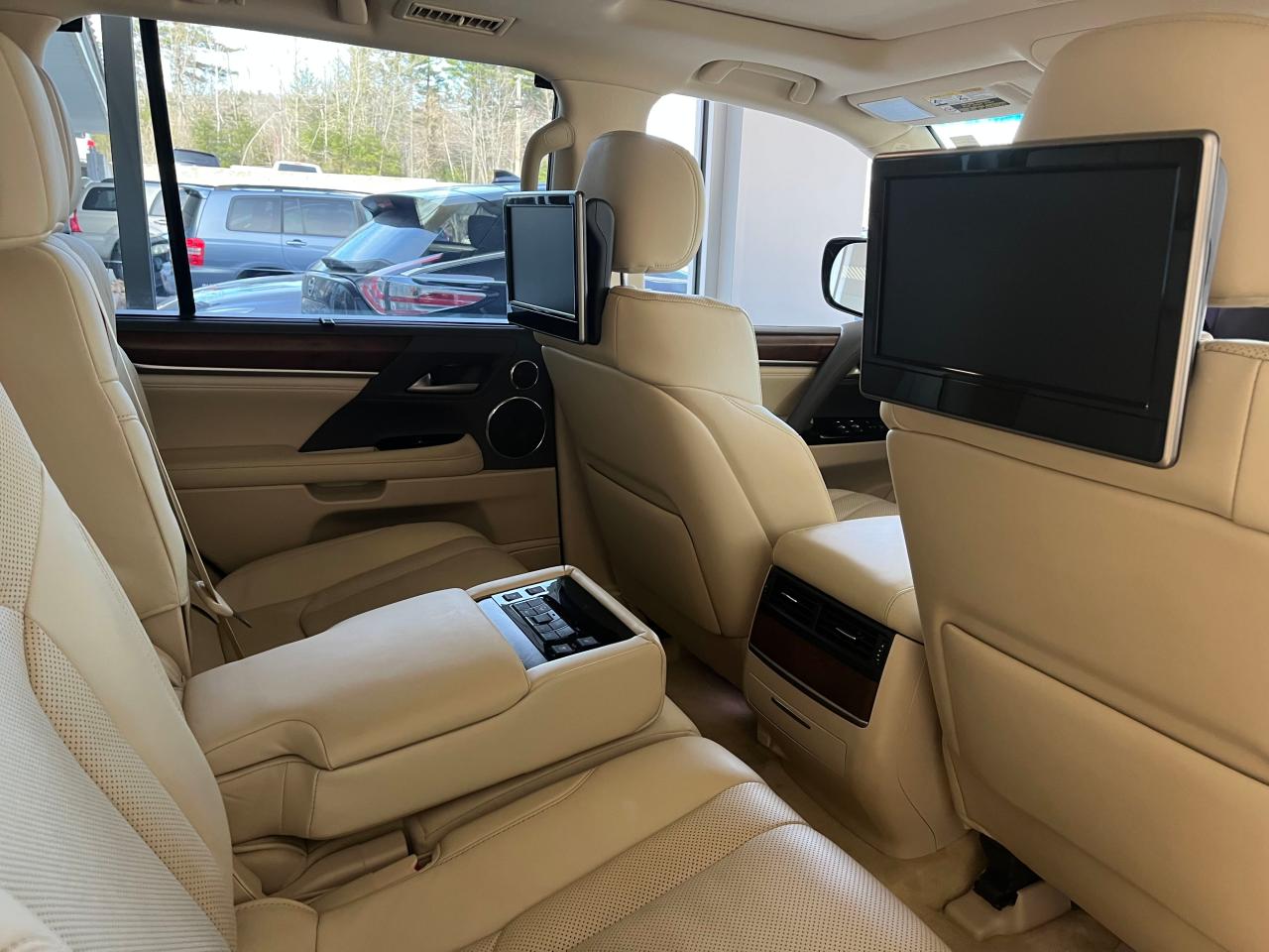 Photo 6 from auction – 2021 LEXUS LX 570 with VIN JTJDY7AX4M4350225