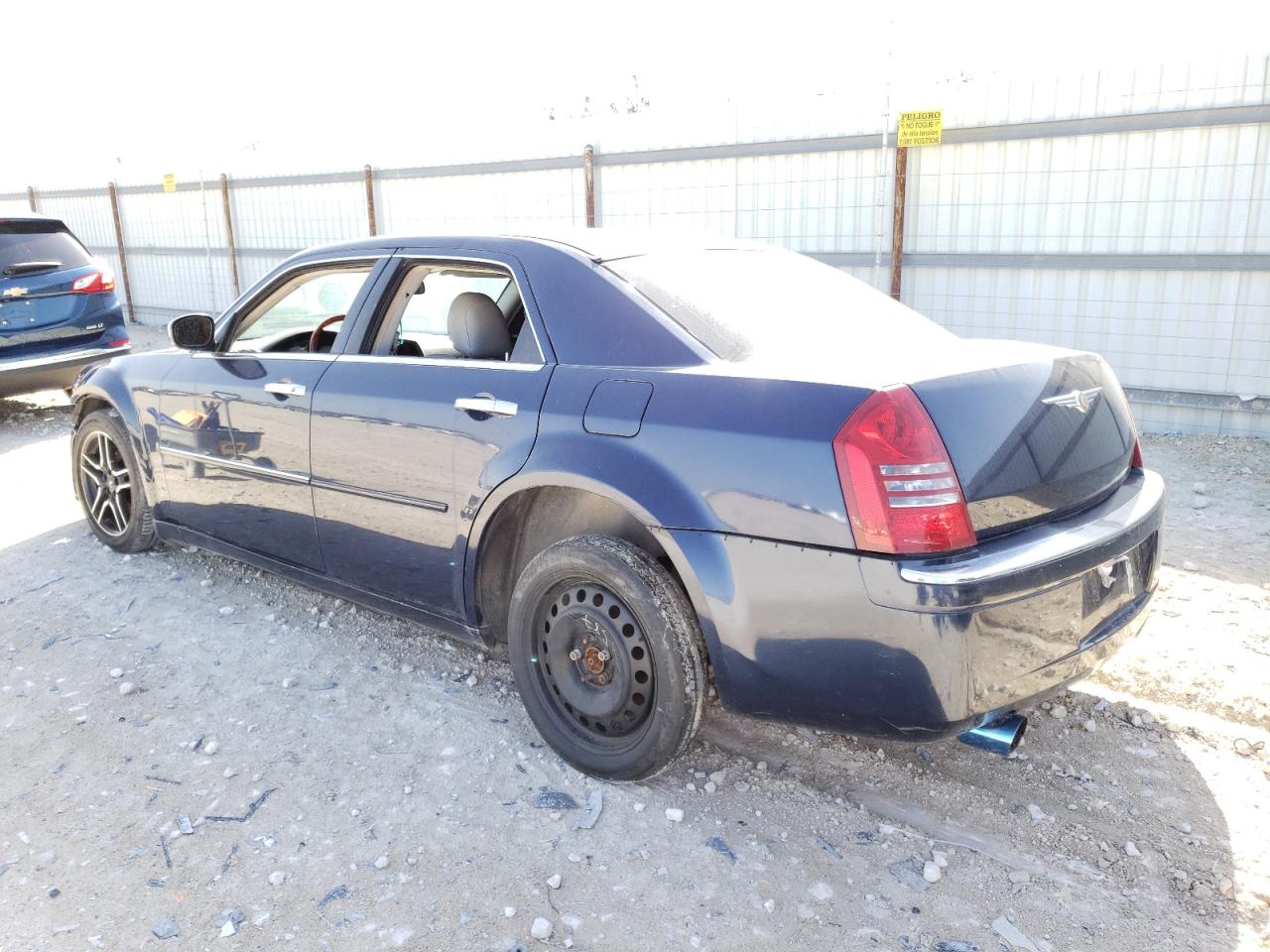 Photo 3 from auction – 2006 CHRYSLER 300C with VIN 2C3KA63H46H209275