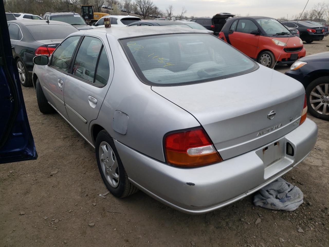 Photo 3 from auction – 1998 NISSAN ALTIMA XE with VIN 1N4DL01D5WC218345