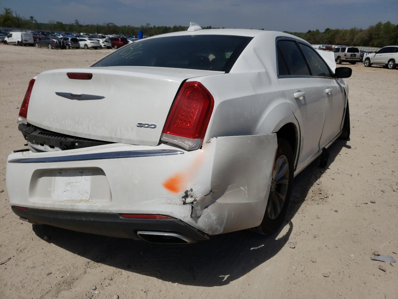 Photo 4 from auction – 2015 CHRYSLER 300 LIMITE with VIN 2C3CCAAG5FH756664
